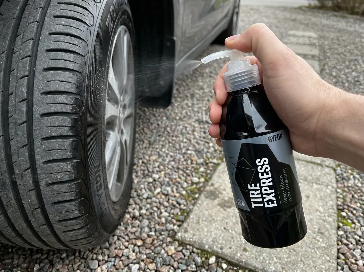 Gyeon Q²M Tire Express – närbild under användning