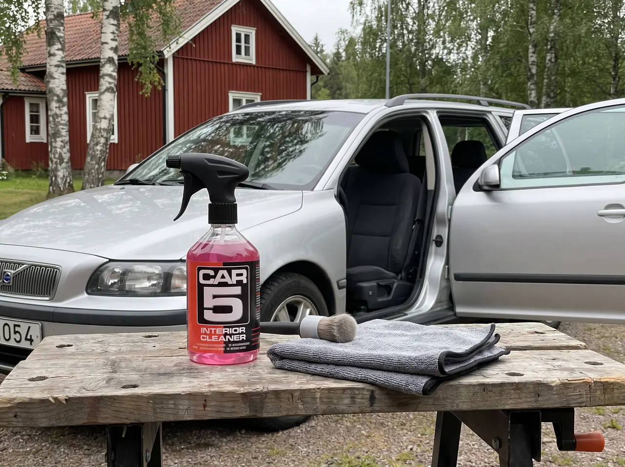 Bildmontage av CAR5 Interior Cleaner