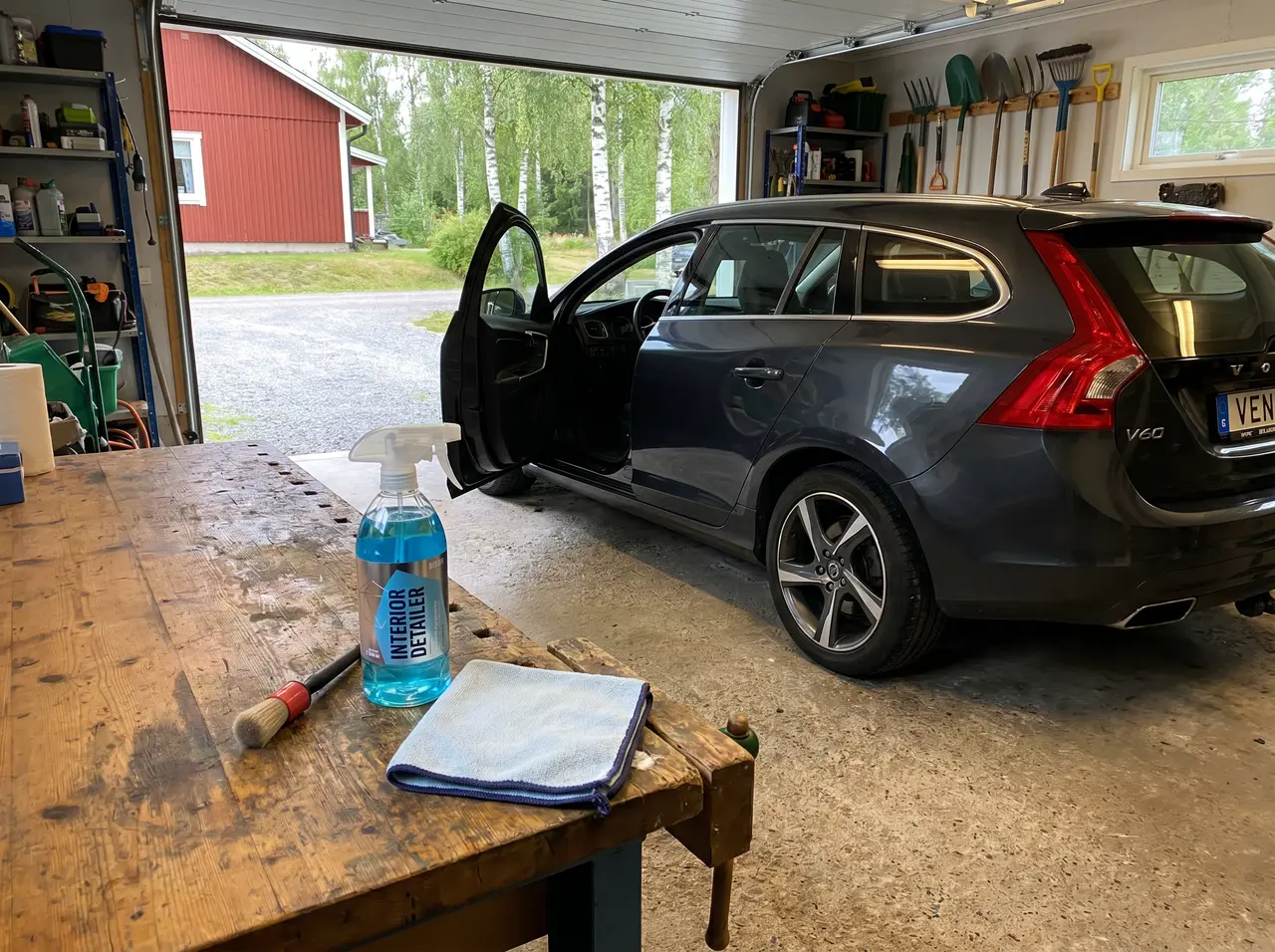 Bildmontage av Gyeon Q²M InteriorDetailer