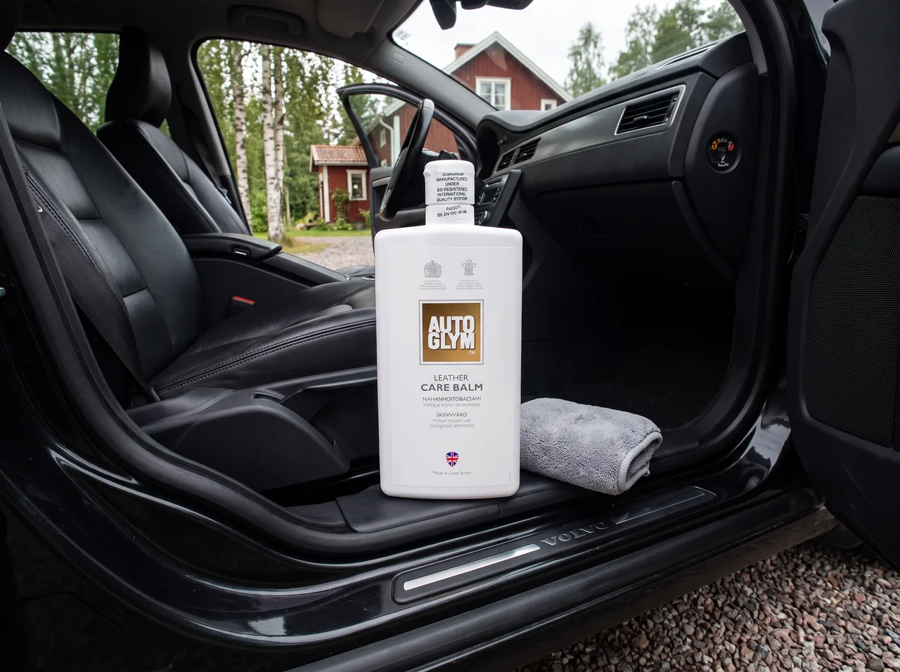 Bildmontage av Autoglym Leather Care Balm