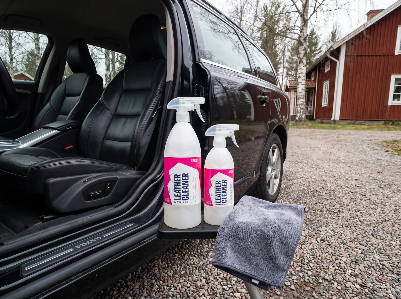 Bildmontage av Gyeon Q²M LeatherCleaner Natural