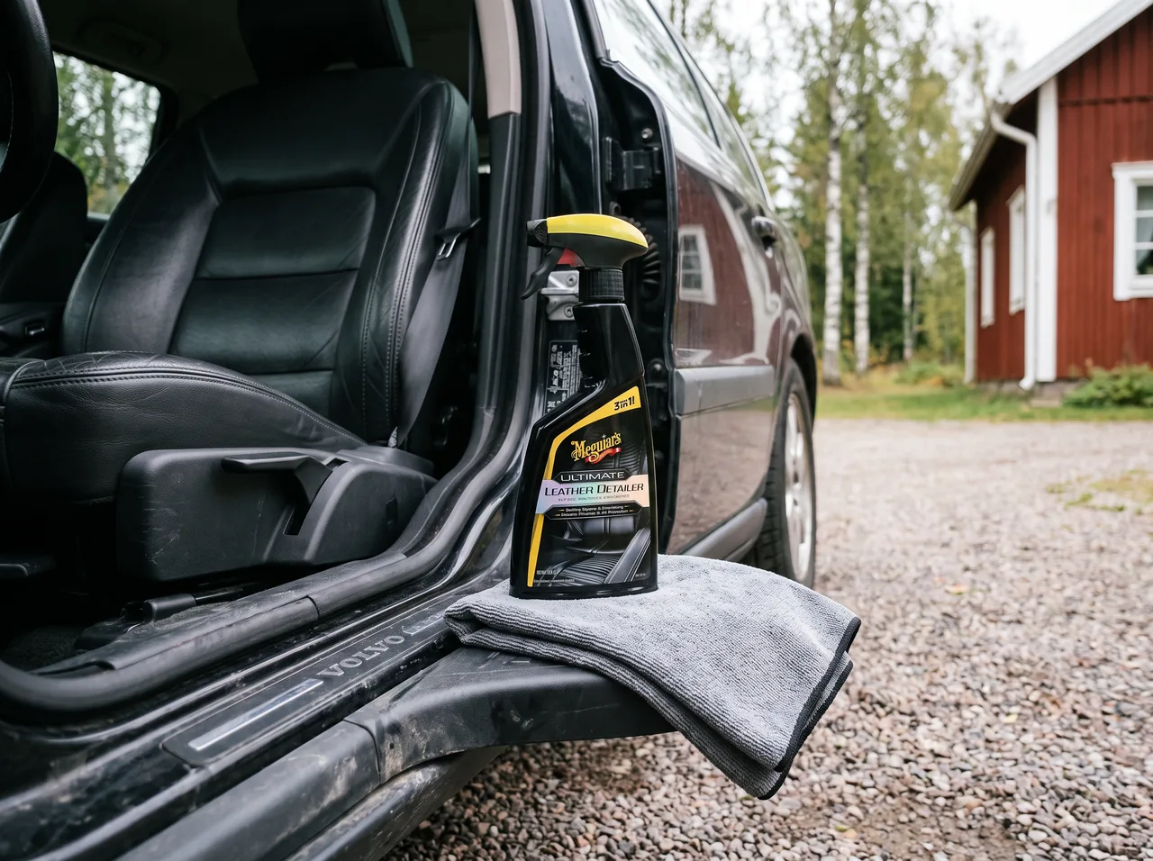 Bildmontage av Meguiars Ultimate Leather Detailer