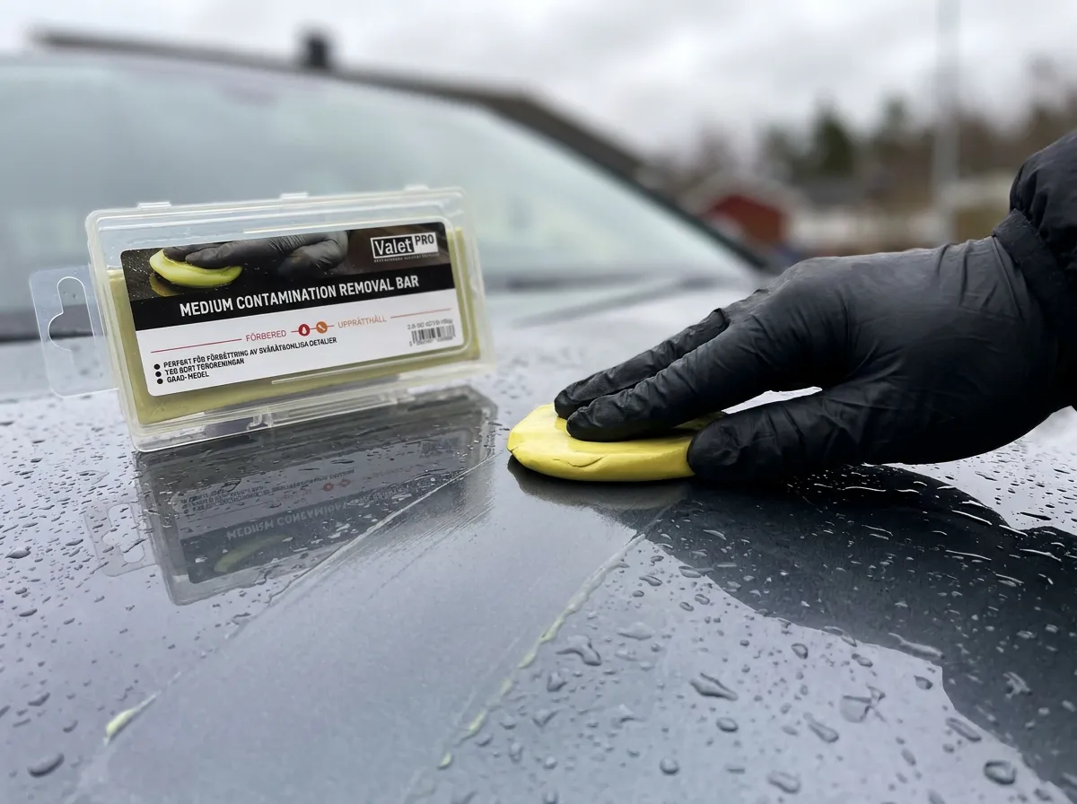 ValetPRO Yellow Contamination Remover – närbild under användning