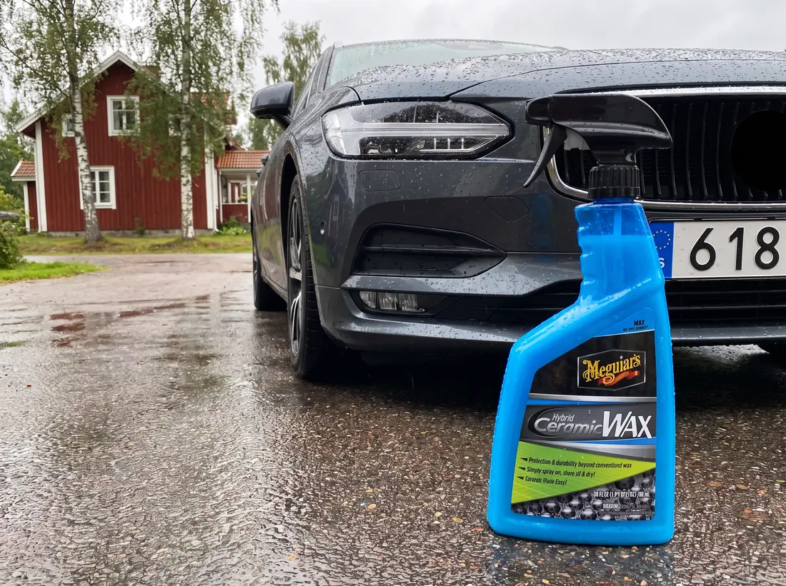 Bildmontage av Meguiar's Hybrid Ceramic Wax