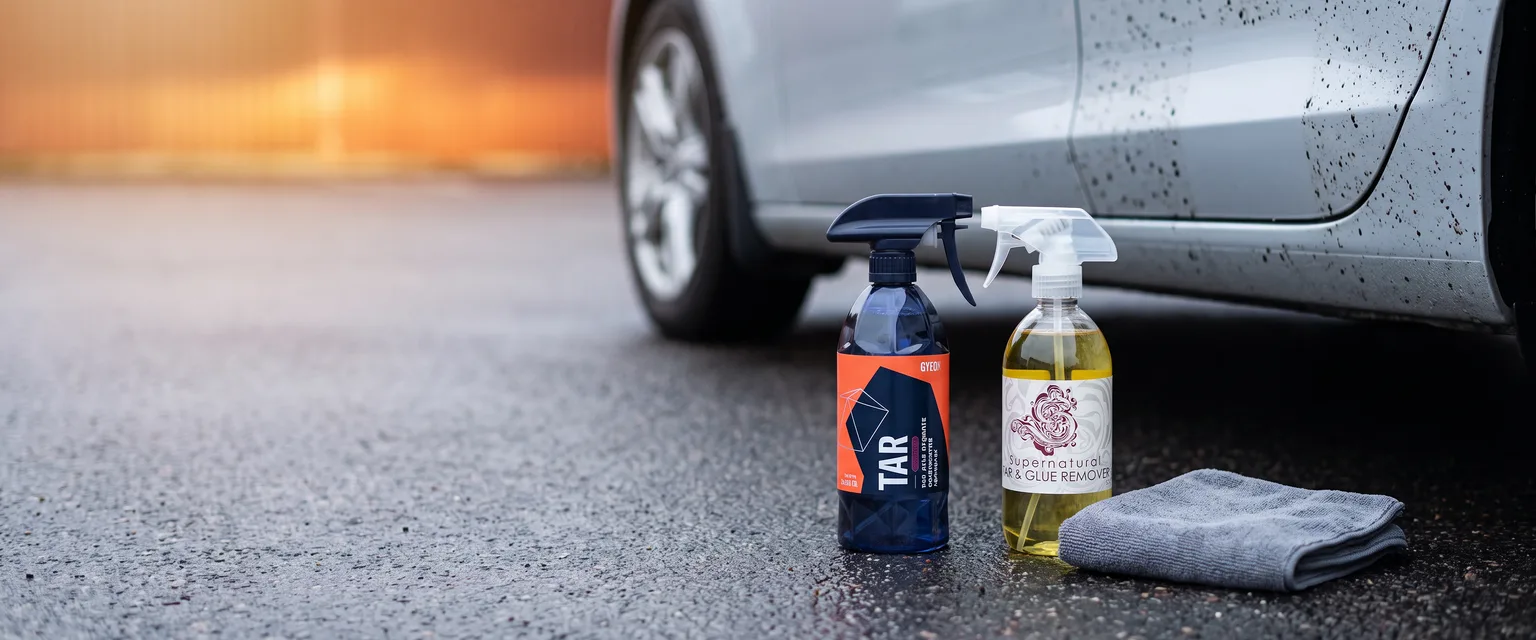 Bildmontage av Gyeon Q²M Tar Redefined och Dodo Juice Supernatural Tar & Glue Remover